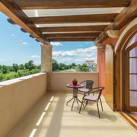 Irena Rebici Villa Barban
