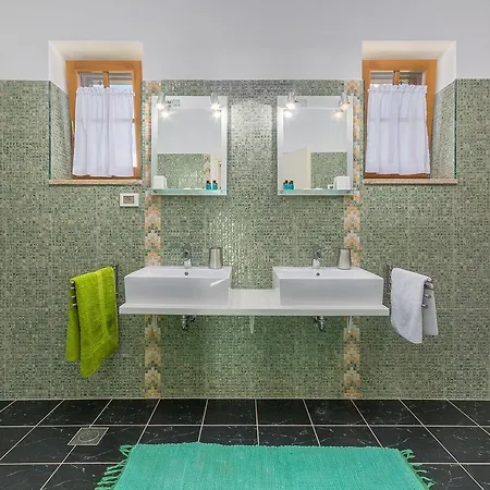 Irena Rebici Villa Barban